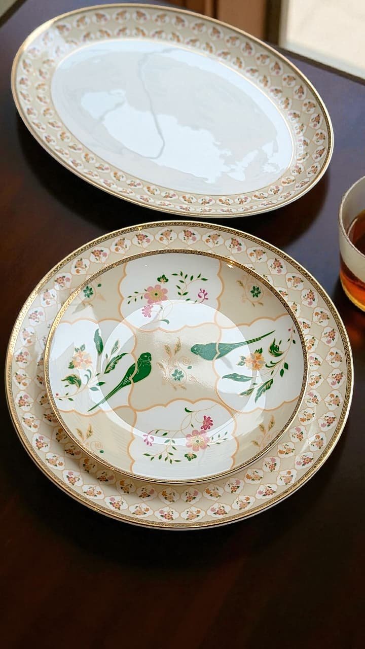 Royal Blossom 36 Pcs Dinner Set Fine Porcelain 24ct Gold  Serves 6