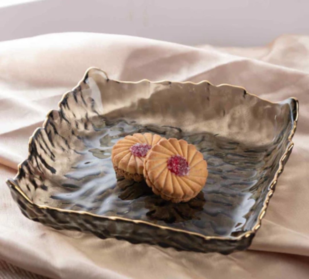 SQUARE REGENCY PLATE SET- GREY Set of 2